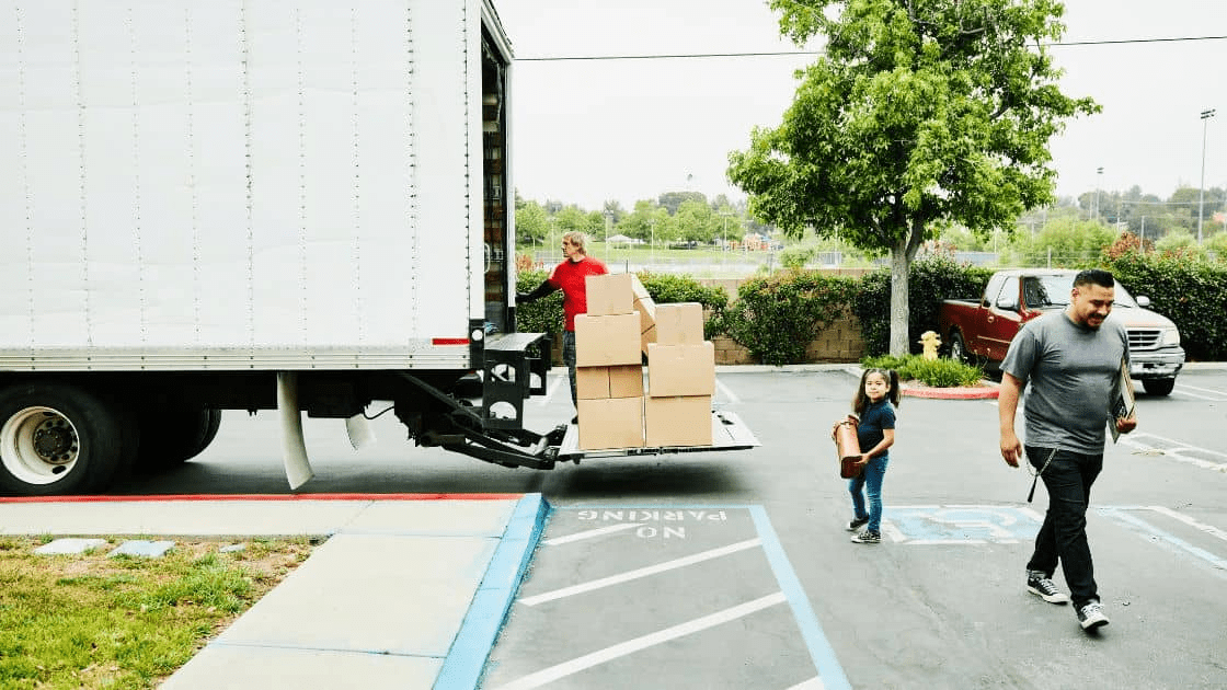 A team of movers in Ottawa, Canada, helping customers with their heavy and large items